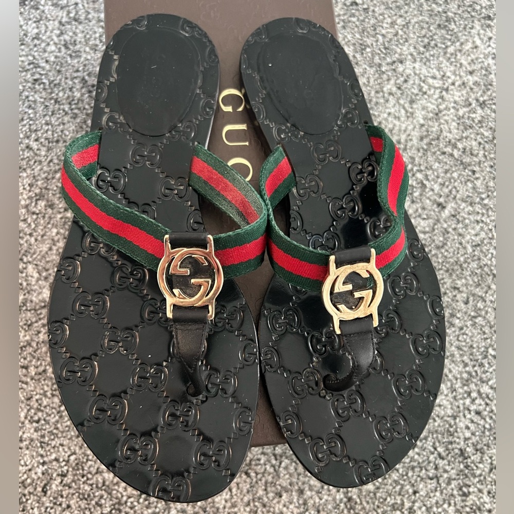 Gucci Black Lifford Sandals with Red and Green Straps - Picture 2 of 11